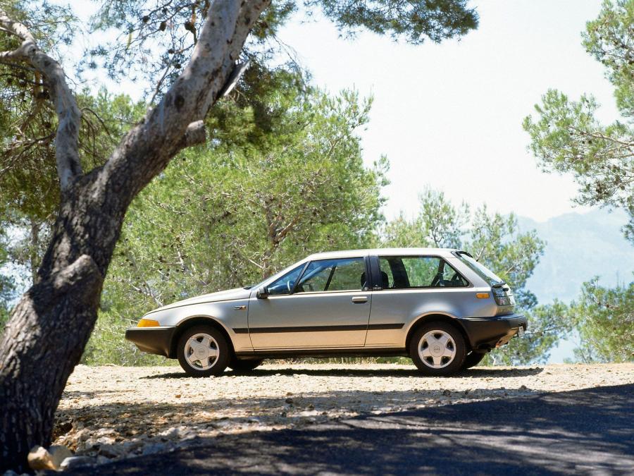  Volvo 480 1987 года  (фото 4 из 17)